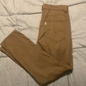Brown Levi Khaki Pants. 32 x 30 Regular